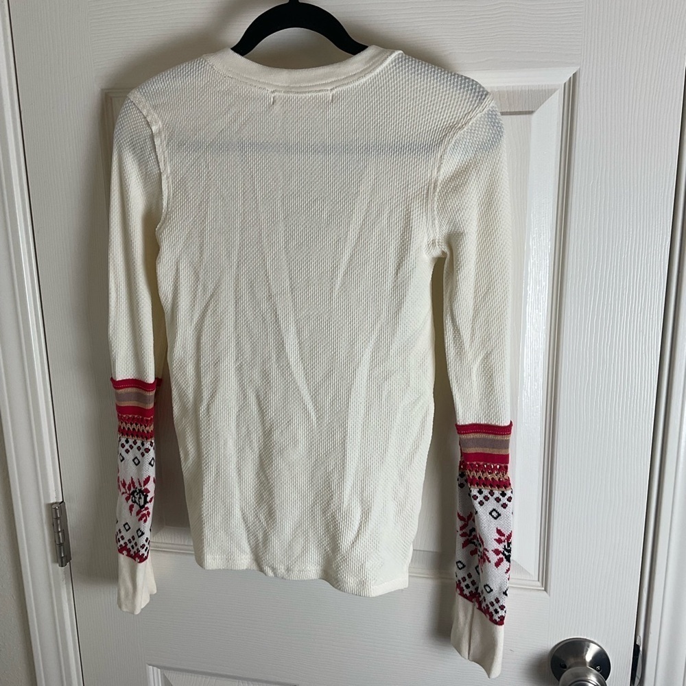 We The Free Cream Top with Red Patterned Sleeves Size XSMALL - Picture 8 of 9